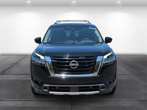 Used 2023 Nissan Pathfinder SL AWD/4WD image 4