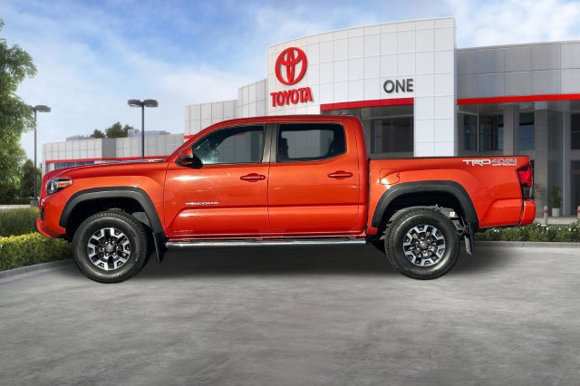 Used 2017 Toyota Tacoma TRD Off-Road AWD/4WD image 8
