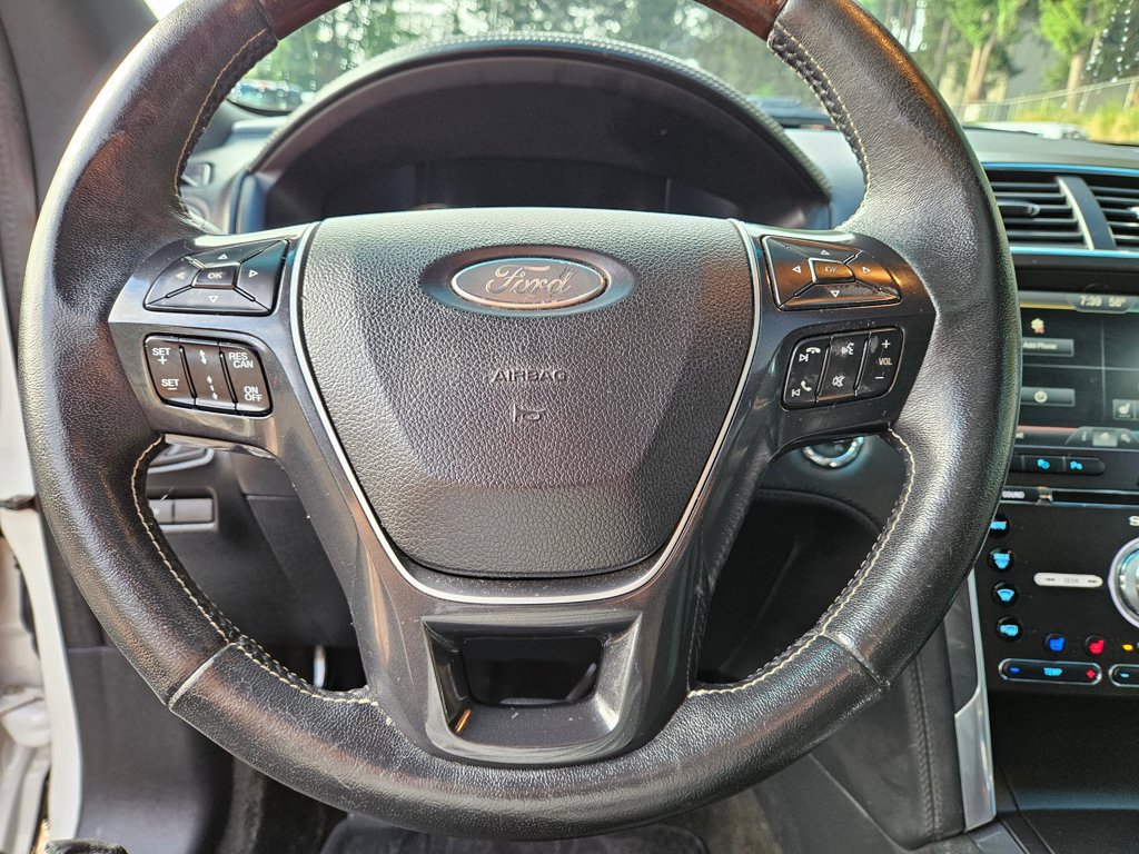 Used 2016 Ford Explorer Platinum AWD/4WD image 30
