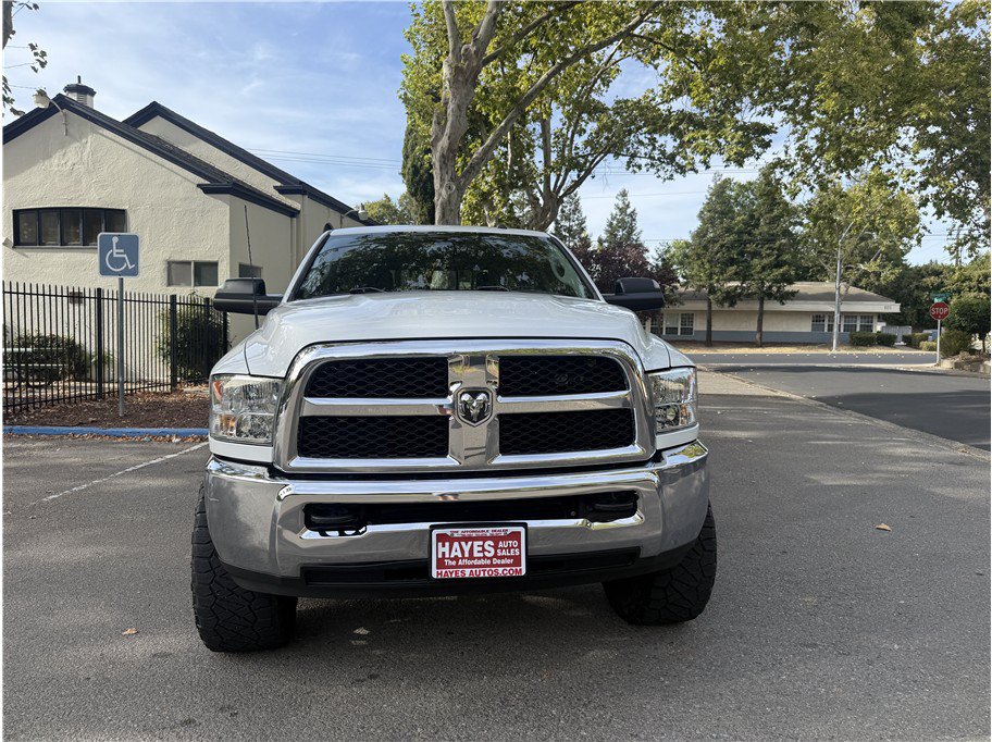 Used 2018 RAM 2500 SLT w/ Luxury Group AWD/4WD image 2