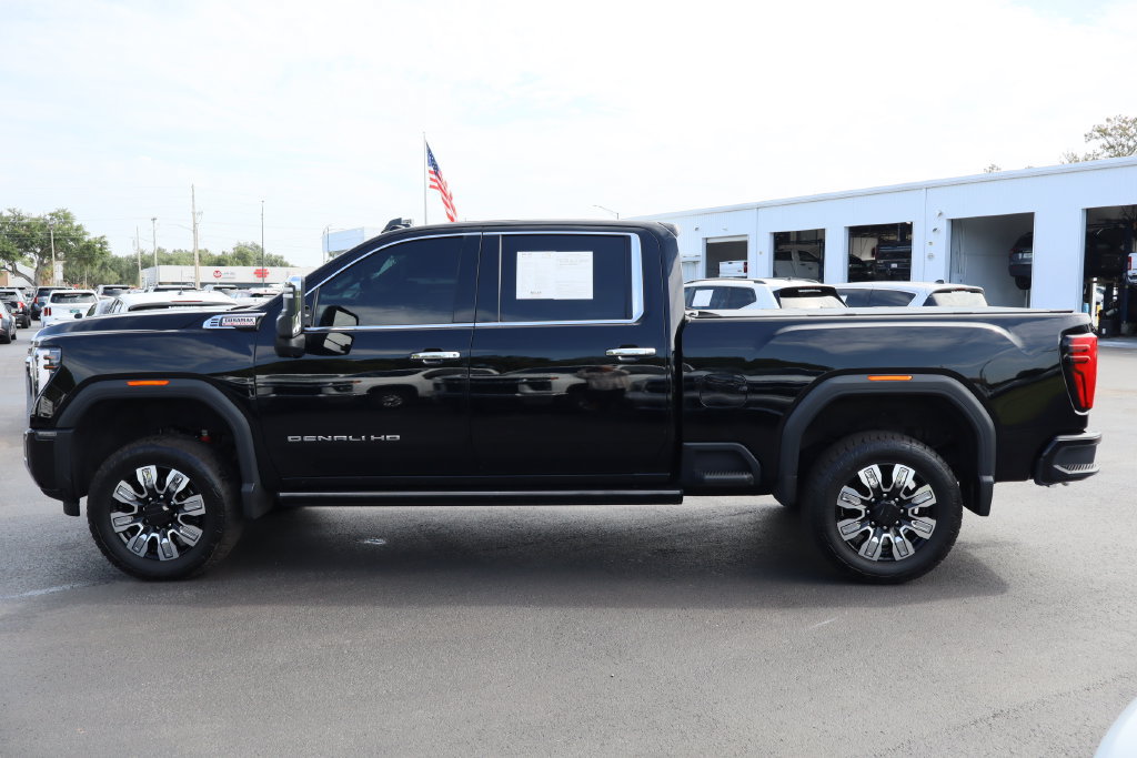 Certified 2024 GMC Sierra 3500 Denali w/ Denali Reserve Package AWD/4WD image 6