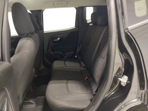 Used 2021 Jeep Renegade Latitude AWD/4WD image 18