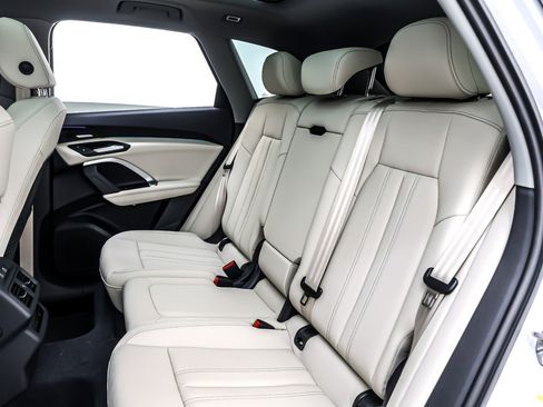 New 2025 Audi Q5 Premium Plus image 8