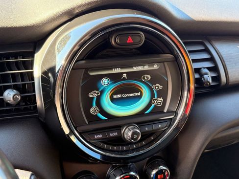 Used 2017 MINI Cooper S image 29