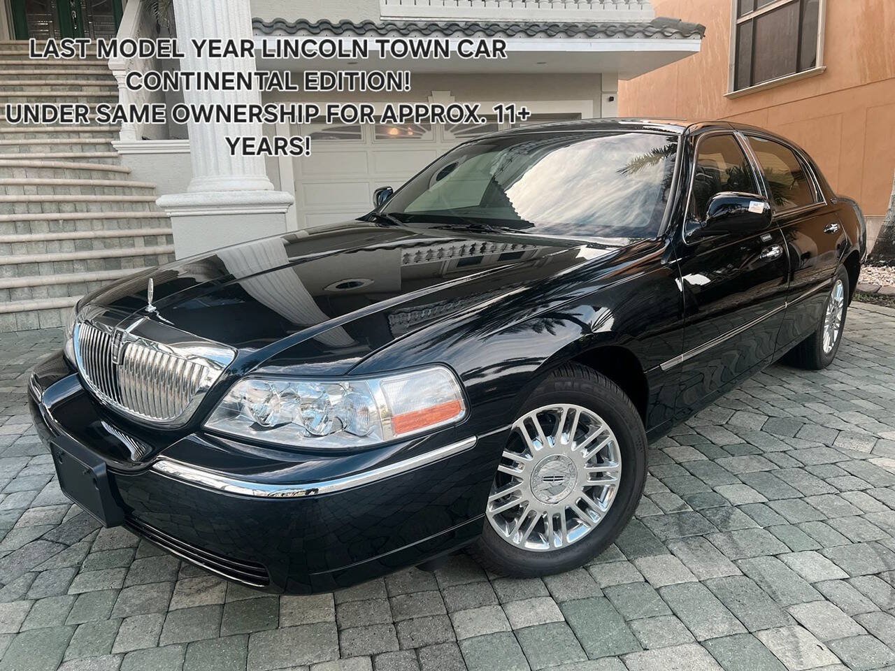 Used 2011 Lincoln Town Car Signature Limited w/ Continental Edition Pkg RWD image 1
