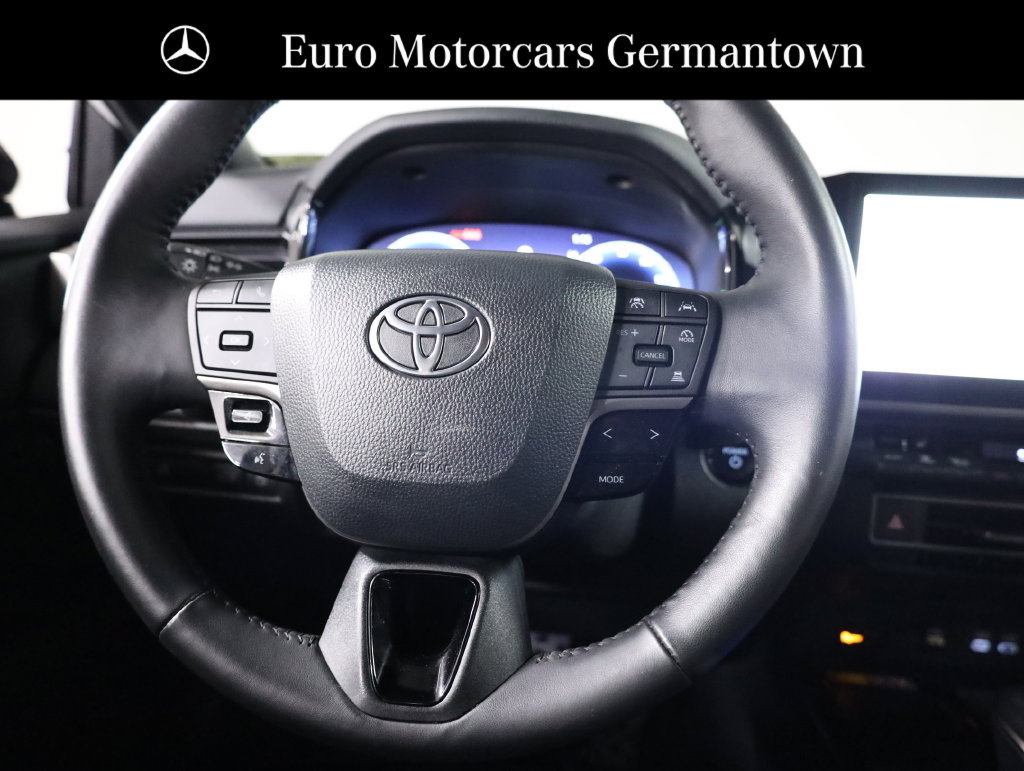 Used 2025 Toyota Camry XSE FWD image 39