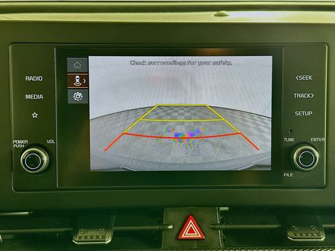 Used 2025 Kia Sportage LX image 21