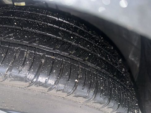 Used 2025 Kia Seltos EX FWD image 4