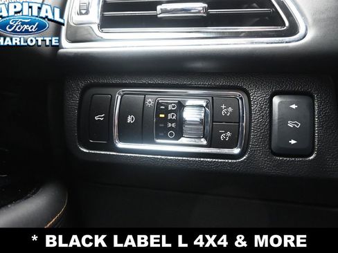 Used 2024 Lincoln Navigator L Black Label AWD/4WD image 17