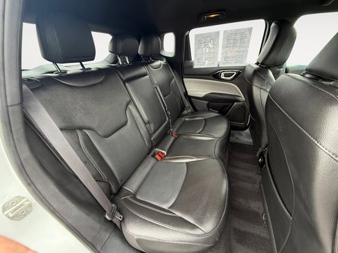 Used 2023 Jeep Compass Limited image 18