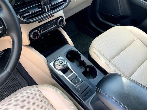 Certified 2022 Ford Escape SEL w/ Technology Package FWD image 16