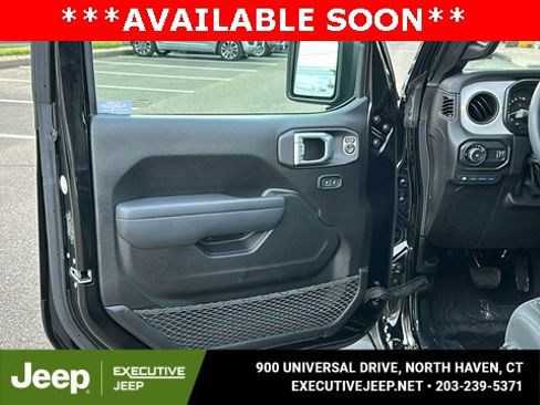 Used 2024 Jeep Wrangler Unlimited w/ Convenience Group image 8
