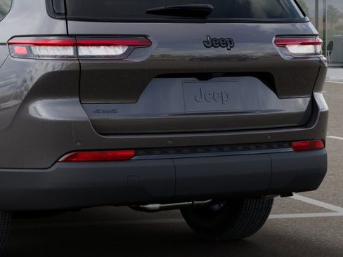 New 2025 Jeep Grand Cherokee L Altitude image 13