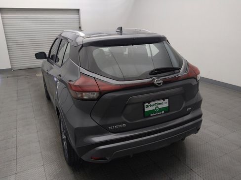 Used 2022 Nissan Kicks SV FWD image 6
