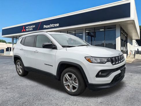 Used 2024 Jeep Compass Latitude AWD/4WD image 1