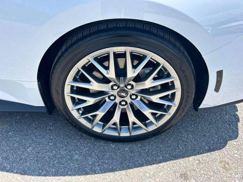 Used 2025 Ford Mustang GT Premium RWD image 13