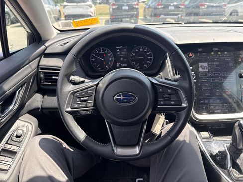 Used 2024 Subaru Outback Premium AWD/4WD image 7