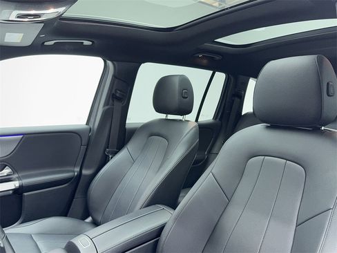 Used 2022 Mercedes-Benz GLB 250 image 37