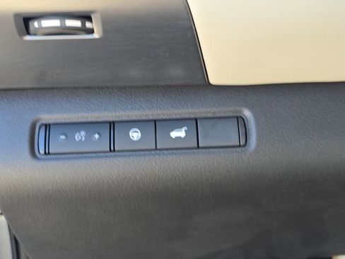 New 2026 Nissan Pathfinder SL image 29