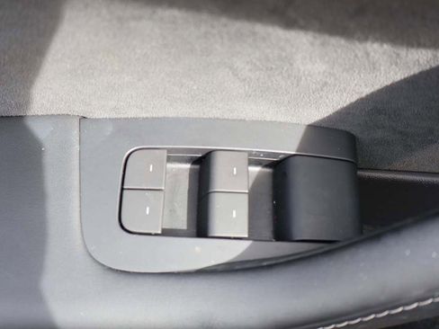 Used 2023 Tesla Model Y Long Range image 40