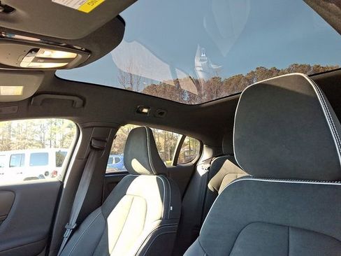 Used 2023 Volvo C40 P8 Recharge Plus w/ Climate Package image 17