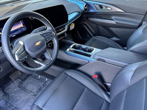 Used 2024 Chevrolet Equinox EV LT w/ LPO, Blackout Package FWD image 10
