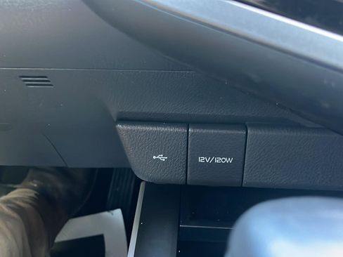 Used 2021 Toyota Camry SE w/ Cold Weather Package image 21