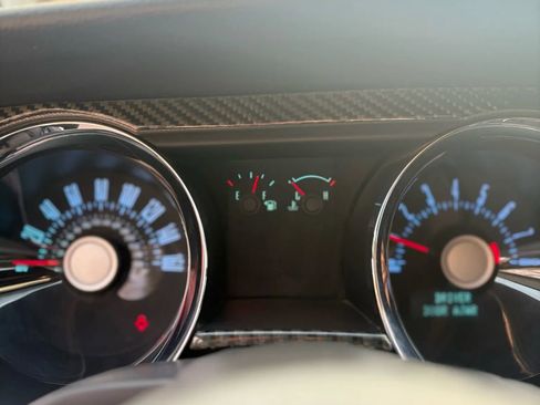 Used 2011 Ford Mustang GT Premium RWD image 15