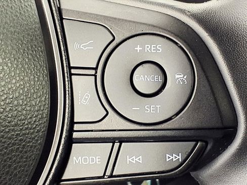 Used 2022 Toyota Corolla SE image 20