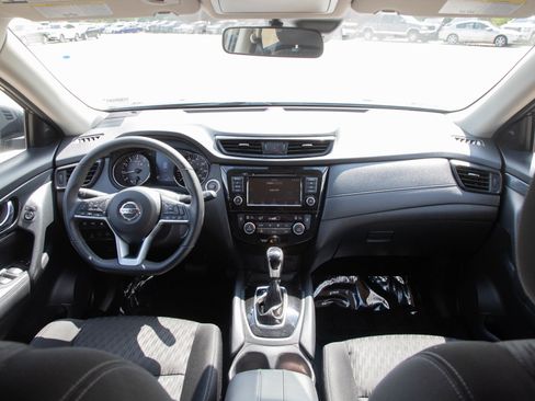Used 2020 Nissan Rogue SV AWD/4WD image 13