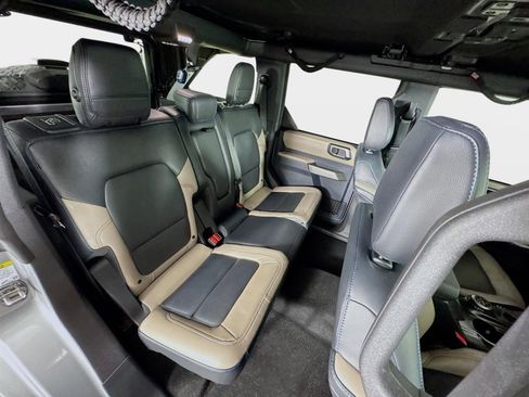 Used 2023 Ford Bronco Wildtrak image 27