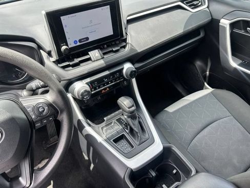 Used 2025 Toyota RAV4 XLE FWD image 33