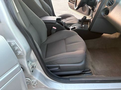 Used 2004 Pontiac Grand Prix GT2 FWD image 11