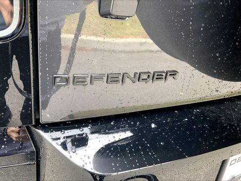 New 2026 Land Rover Defender 110 X-Dynamic SE image 15