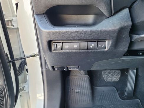 Used 2022 Toyota RAV4 XLE Premium image 25