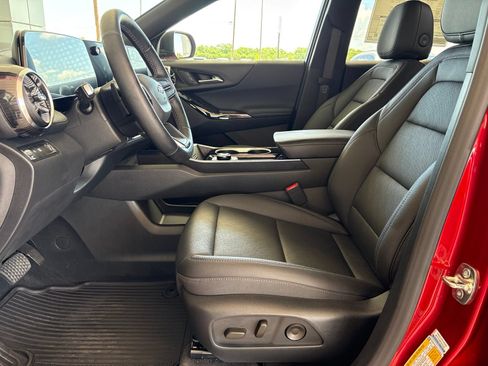 New 2026 Chevrolet Equinox LT w/ Convenience Package II FWD image 14