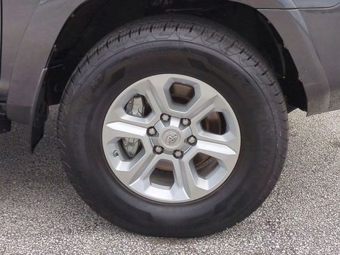 Used 2021 Toyota 4Runner SR5 AWD/4WD image 11