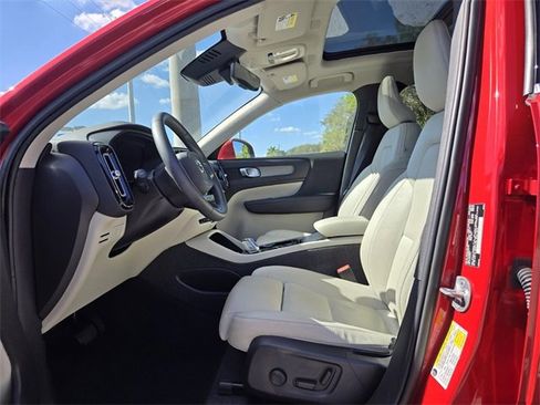 Certified 2023 Volvo XC40 B5 Plus w/ Protection Package Premier image 10