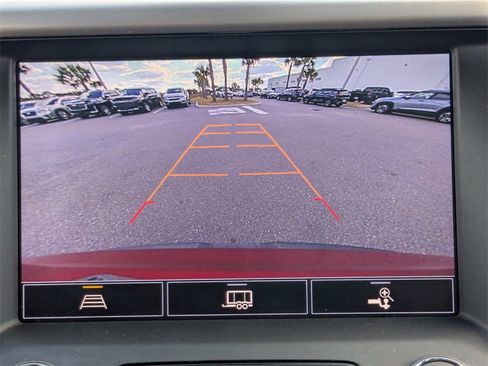 Certified 2023 GMC Acadia SLT w/ Preferred Package image 30