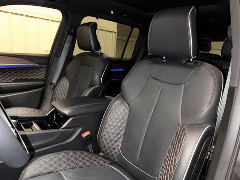 Used 2025 Jeep Grand Cherokee L Summit w/ Advanced Protech Group IV image 22