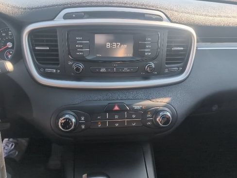 Used 2017 Kia Sorento AWD image 22