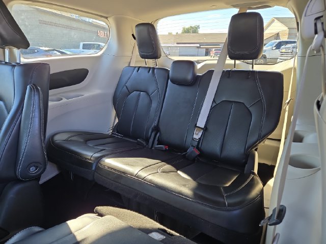 Used 2024 Chrysler Pacifica Limited FWD image 33
