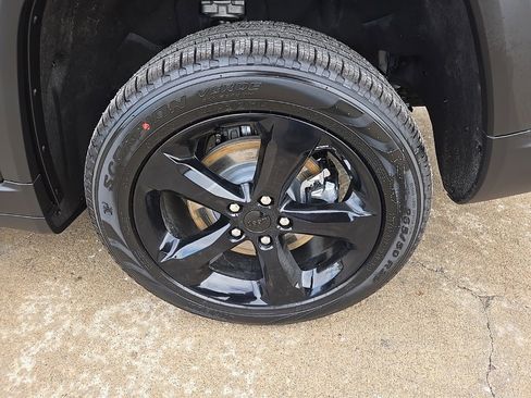 New 2025 Jeep Grand Cherokee L Limited w/ Luxury Tech Group II image 22