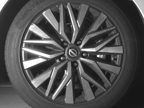 Used 2025 Nissan Altima 2.5 SV image 13