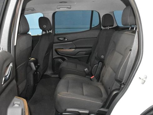 Used 2023 GMC Acadia SLE FWD image 21