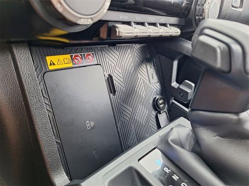 Used 2025 Toyota 4Runner TRD Off-Road image 32