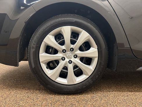 Used 2024 Toyota Corolla LE image 27