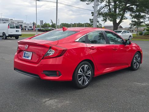 Used 2017 Honda Civic EX-T image 3