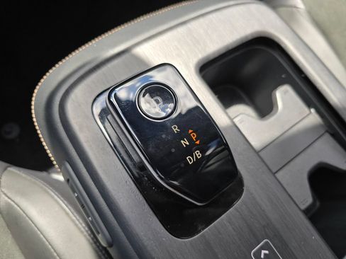 Used 2023 Nissan Ariya AWD image 36