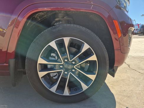 New 2024 Jeep Grand Cherokee Overland w/ Advanced Protech Group III AWD/4WD image 14